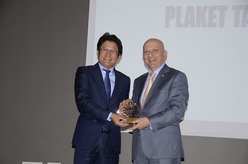 Samsung Electronics Turkiye Baskani DaeHyun Kim ve Ankara Üniversitesi Rektörü Prof.Dr. Erkan İbiş 