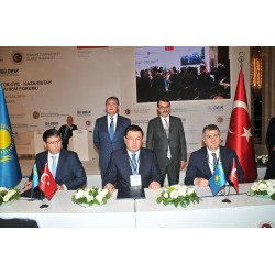 Kazakistan Enerji Bakanı Kanat Mozumbayev ve Zorlu Enerji Yatırımlar, İşletme ve Bakımdan Sorumlu Genel Müdür Ali Kındap, 50 MW Solar Enerji Santrali geliştirilmesi konusunda iyi niyet anlaşması imzaladı. Kazakistan Enerji Bakanı Kanat Mozumbayev ve Zorlu Enerji Yatırımlar, İşletme ve Bakımdan Sorumlu Genel Müdür Ali Kındap, 50 MW Solar Enerji Santrali geliştirilmesi konusunda iyi niyet anlaşması imzaladı.