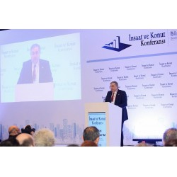 İnşaatçılar Derneği (İNDER) Yönetim Kurulu Başkanı Nazmi Durbakayım, etkinliğin açılış konuşmasını yaptı. İnşaatçılar Derneği (İNDER) Yönetim Kurulu Başkanı Nazmi Durbakayım, etkinliğin açılış konuşmasını yaptı.