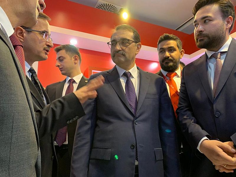 Danfoss standı ve Enerji ve Tabii Kaynaklar Bakanı Fatih Dönmez 
