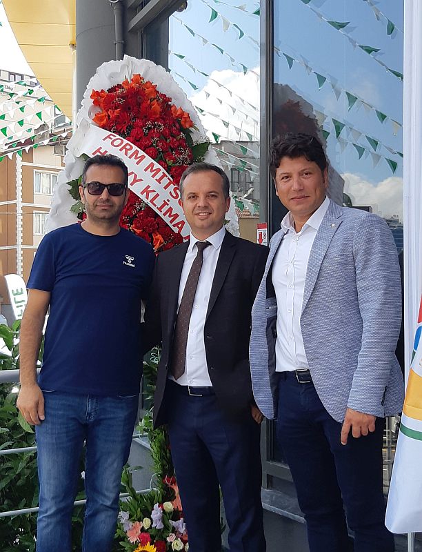 Genel Müdür Yardımcısı Zafer Sarı, Zincir Müşteriler Satış Müdürü Nail Tuna