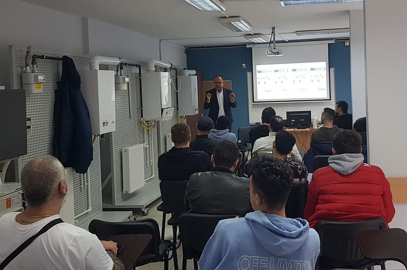 DemirDöküm Genel Müdür Yardımcısı Ufuk Atan, Geleceğin İklimlendirme Profesyonelleriyle Buluştu