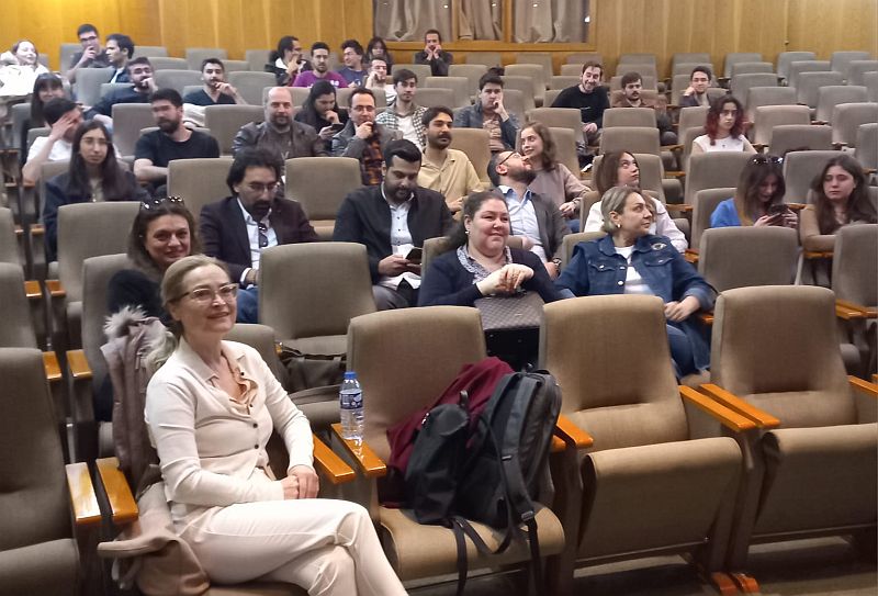 Alarko Carrier, Dünya Emekçi Kadınlar Günü’nde kadın mühendis adaylarıyla bir araya geldi. Mühendis ve Mimar Kadınlar Derneği (MÜKAD) iş birliğiyle Orta Doğu Teknik Üniversitesi (ODTÜ) Makina Mühendisliği Bölümünde gerçekleşen etkinlikte buluştu