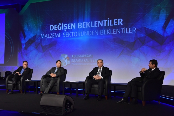 Microsoft Türkiye Genel Müdürü Murat Kansu, SKD Türkiye Yönetim Kurulu Başkanı Canan Ercan Çelik ile Hürriyet/Radikal Ekonomi Yazarı Uğur Gürses